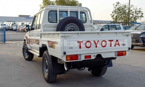 Buy Import Toyota Land Cruiser Beige Car in Import - Dubai in Belait Buy Import Toyota Land Cruiser Beige Car in Import - Dubai in Belait