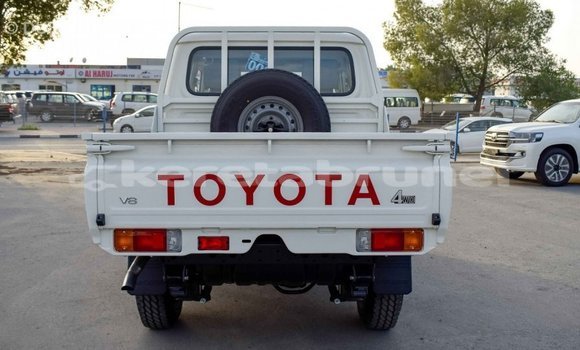 Buy Import Toyota Land Cruiser Beige Car in Import - Dubai in Belait Buy Import Toyota Land Cruiser Beige Car in Import - Dubai in Belait