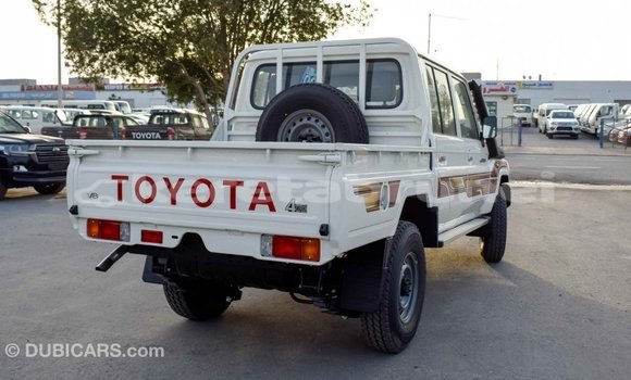 Buy Import Toyota Land Cruiser Beige Car in Import - Dubai in Belait Buy Import Toyota Land Cruiser Beige Car in Import - Dubai in Belait