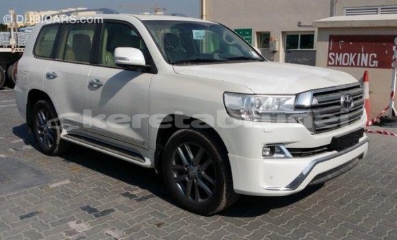 Buy Import Toyota Land Cruiser White Car in Import - Dubai in Belait Buy Import Toyota Land Cruiser White Car in Import - Dubai in Belait
