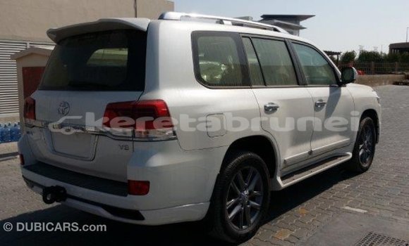 Buy Import Toyota Land Cruiser White Car in Import - Dubai in Belait Buy Import Toyota Land Cruiser White Car in Import - Dubai in Belait