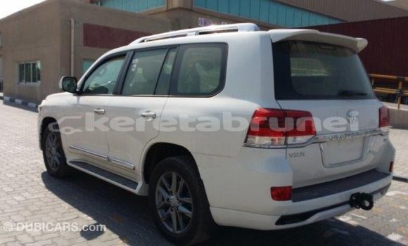 Buy Import Toyota Land Cruiser White Car in Import - Dubai in Belait Buy Import Toyota Land Cruiser White Car in Import - Dubai in Belait