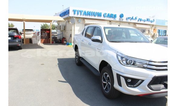 Buy Import Toyota Hilux White Car in Import - Dubai in Belait Buy Import Toyota Hilux White Car in Import - Dubai in Belait