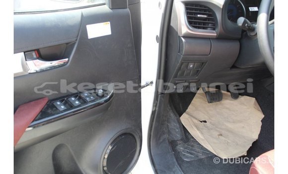 Buy Import Toyota Hilux White Car in Import - Dubai in Belait Buy Import Toyota Hilux White Car in Import - Dubai in Belait