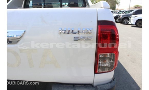 Buy Import Toyota Hilux White Car in Import - Dubai in Belait Buy Import Toyota Hilux White Car in Import - Dubai in Belait