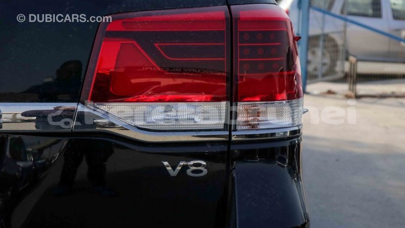 Big with watermark toyota land cruiser belait import dubai 1736