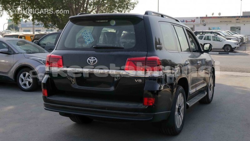 Big with watermark toyota land cruiser belait import dubai 1736
