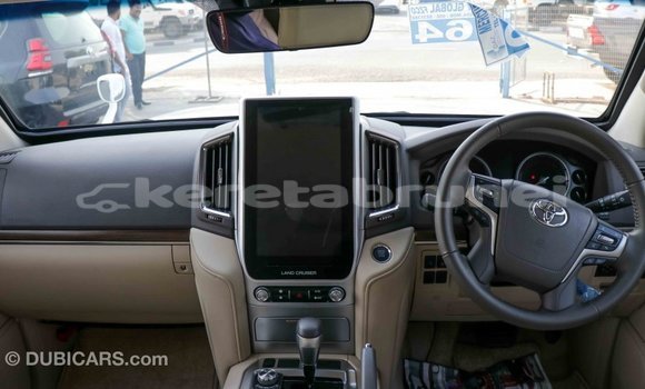 Buy Import Toyota Land Cruiser White Car in Import - Dubai in Belait Buy Import Toyota Land Cruiser White Car in Import - Dubai in Belait