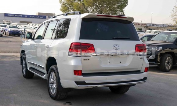 Buy Import Toyota Land Cruiser White Car in Import - Dubai in Belait Buy Import Toyota Land Cruiser White Car in Import - Dubai in Belait