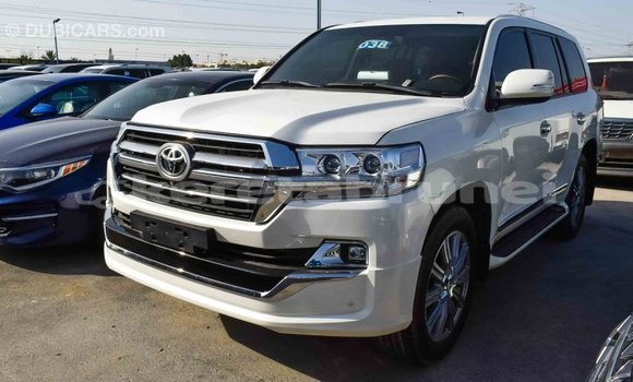 Buy Import Toyota Land Cruiser White Car in Import - Dubai in Belait Buy Import Toyota Land Cruiser White Car in Import - Dubai in Belait