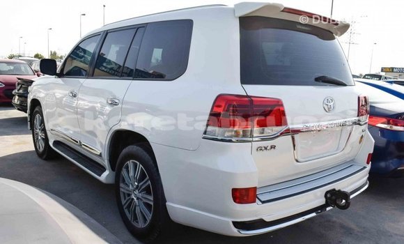 Buy Import Toyota Land Cruiser White Car in Import - Dubai in Belait Buy Import Toyota Land Cruiser White Car in Import - Dubai in Belait