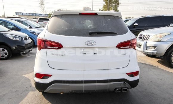 Buy Import Hyundai Santa Fe White Car in Import - Dubai in Belait Buy Import Hyundai Santa Fe White Car in Import - Dubai in Belait