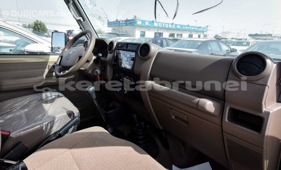 Buy Import Toyota Land Cruiser Beige Car in Import - Dubai in Belait Buy Import Toyota Land Cruiser Beige Car in Import - Dubai in Belait