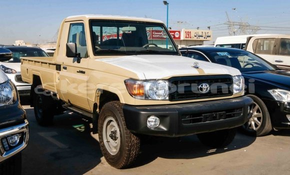Buy Import Toyota Land Cruiser Beige Car in Import - Dubai in Belait Buy Import Toyota Land Cruiser Beige Car in Import - Dubai in Belait