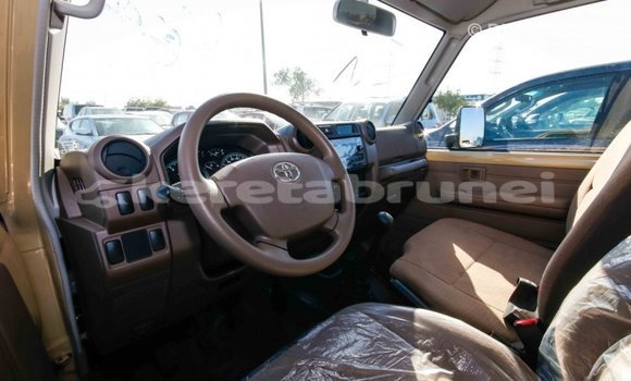 Buy Import Toyota Land Cruiser Beige Car in Import - Dubai in Belait Buy Import Toyota Land Cruiser Beige Car in Import - Dubai in Belait