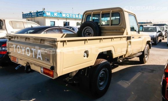 Buy Import Toyota Land Cruiser Beige Car in Import - Dubai in Belait Buy Import Toyota Land Cruiser Beige Car in Import - Dubai in Belait