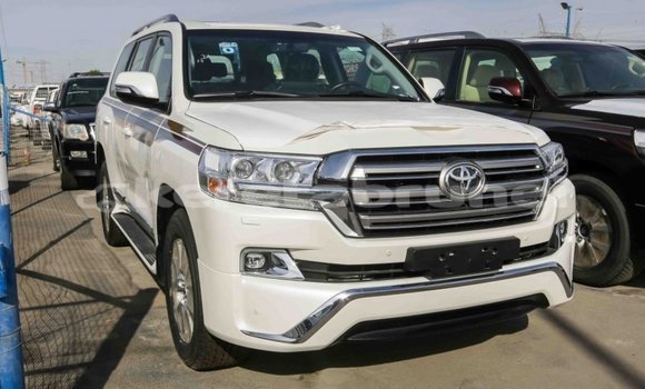 Buy Import Toyota Land Cruiser White Car in Import - Dubai in Belait Buy Import Toyota Land Cruiser White Car in Import - Dubai in Belait
