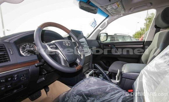 Buy Import Toyota Land Cruiser White Car in Import - Dubai in Belait Buy Import Toyota Land Cruiser White Car in Import - Dubai in Belait