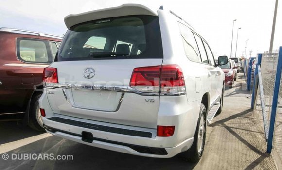 Buy Import Toyota Land Cruiser White Car in Import - Dubai in Belait Buy Import Toyota Land Cruiser White Car in Import - Dubai in Belait