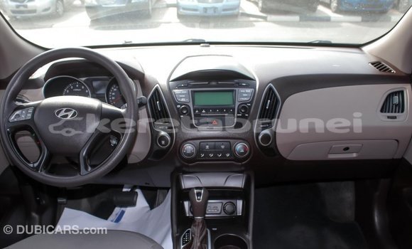 Buy Import Hyundai Tucson Beige Car in Import - Dubai in Belait Buy Import Hyundai Tucson Beige Car in Import - Dubai in Belait