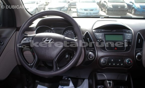 Buy Import Hyundai Tucson Beige Car in Import - Dubai in Belait Buy Import Hyundai Tucson Beige Car in Import - Dubai in Belait