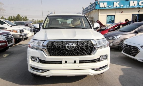 Buy Import Toyota Land Cruiser White Car in Import - Dubai in Belait Buy Import Toyota Land Cruiser White Car in Import - Dubai in Belait