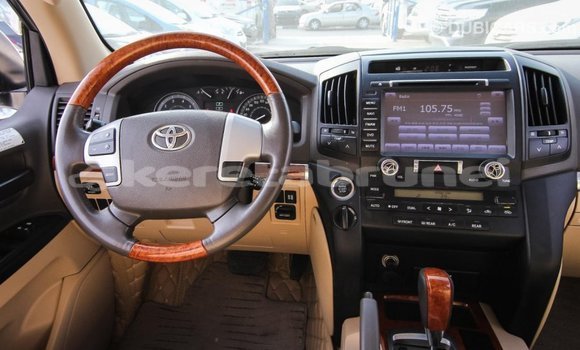 Buy Import Toyota Land Cruiser White Car in Import - Dubai in Belait Buy Import Toyota Land Cruiser White Car in Import - Dubai in Belait