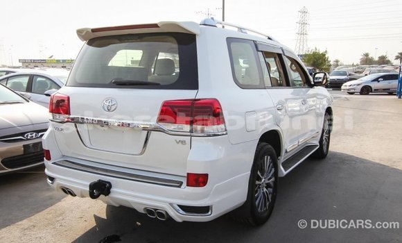 Buy Import Toyota Land Cruiser White Car in Import - Dubai in Belait Buy Import Toyota Land Cruiser White Car in Import - Dubai in Belait