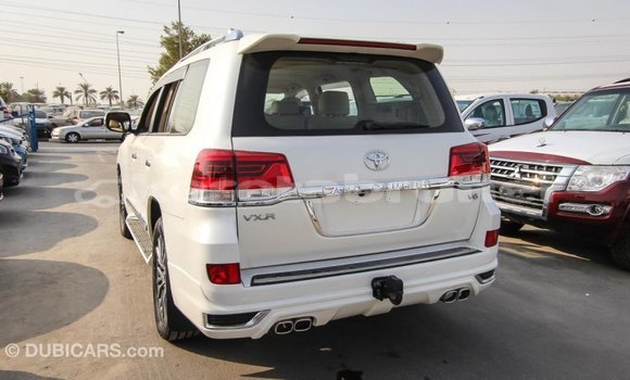 Buy Import Toyota Land Cruiser White Car in Import - Dubai in Belait Buy Import Toyota Land Cruiser White Car in Import - Dubai in Belait