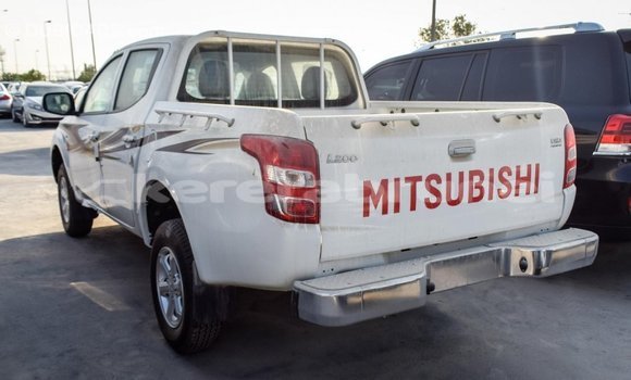 Buy Import Mitsubishi L200 White Car in Import - Dubai in Belait Buy Import Mitsubishi L200 White Car in Import - Dubai in Belait