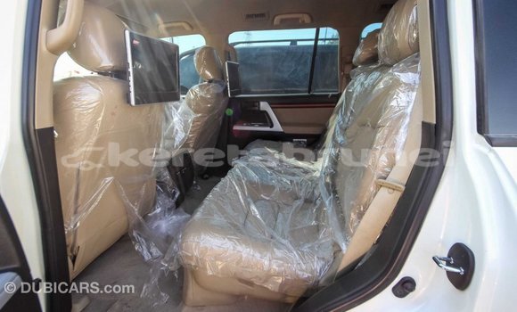 Buy Import Toyota Land Cruiser White Car in Import - Dubai in Belait Buy Import Toyota Land Cruiser White Car in Import - Dubai in Belait