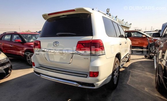 Buy Import Toyota Land Cruiser White Car in Import - Dubai in Belait Buy Import Toyota Land Cruiser White Car in Import - Dubai in Belait