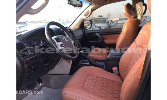 Buy Import Toyota Land Cruiser Black Car in Import - Dubai in Belait Buy Import Toyota Land Cruiser Black Car in Import - Dubai in Belait