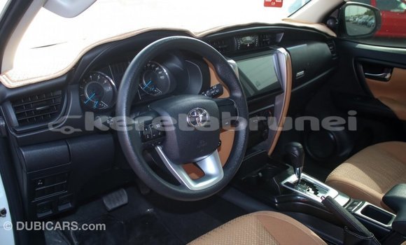 Buy Import Toyota Fortuner White Car in Import - Dubai in Belait Buy Import Toyota Fortuner White Car in Import - Dubai in Belait