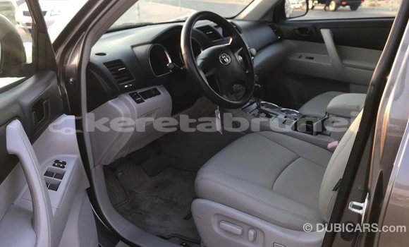 Buy Import Toyota Highlander Other Car in Import - Dubai in Belait Buy Import Toyota Highlander Other Car in Import - Dubai in Belait