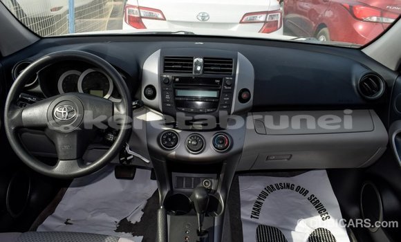 Buy Import Toyota HiAce Other Truck in Import - Dubai in Belait Buy Import Toyota HiAce Other Truck in Import - Dubai in Belait