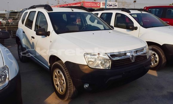 Buy Import Renault Duster White Car in Import - Dubai in Belait