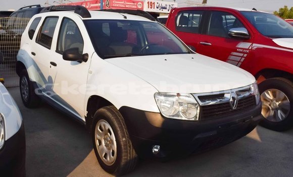 Buy Import Renault Duster White Car in Import - Dubai in Belait