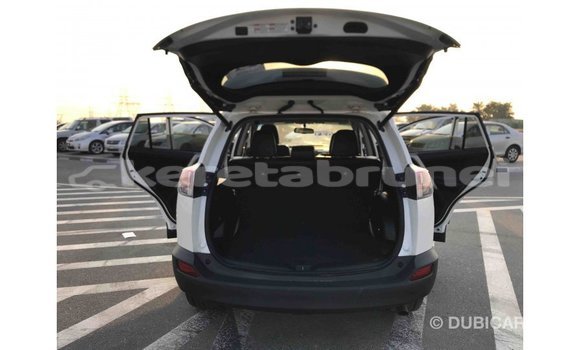 Buy Import Toyota HiAce White Truck in Import - Dubai in Belait Buy Import Toyota HiAce White Truck in Import - Dubai in Belait