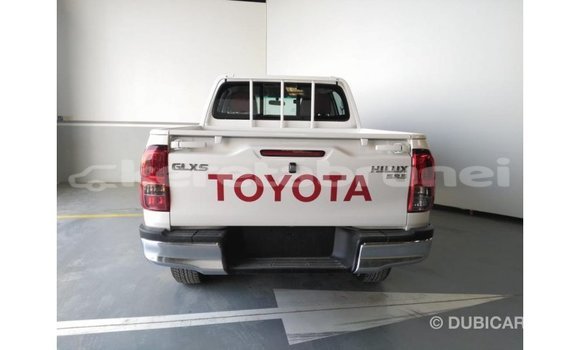 Buy Import Toyota Hilux White Car in Import - Dubai in Belait Buy Import Toyota Hilux White Car in Import - Dubai in Belait