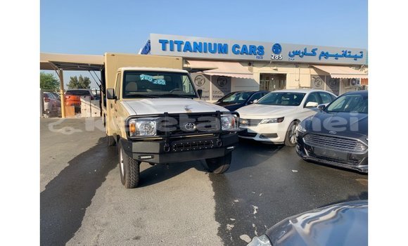 Buy Import Toyota Land Cruiser Beige Car in Import - Dubai in Belait Buy Import Toyota Land Cruiser Beige Car in Import - Dubai in Belait