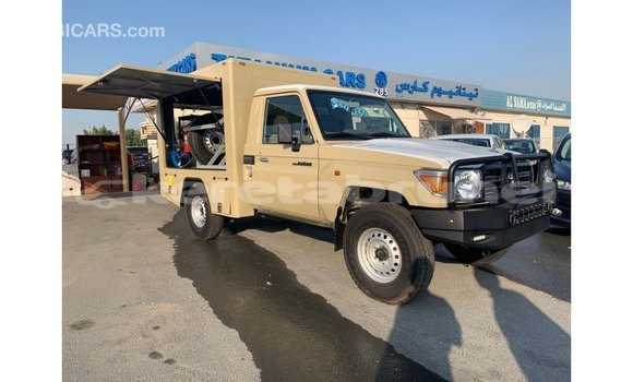 Buy Import Toyota Land Cruiser Beige Car in Import - Dubai in Belait Buy Import Toyota Land Cruiser Beige Car in Import - Dubai in Belait