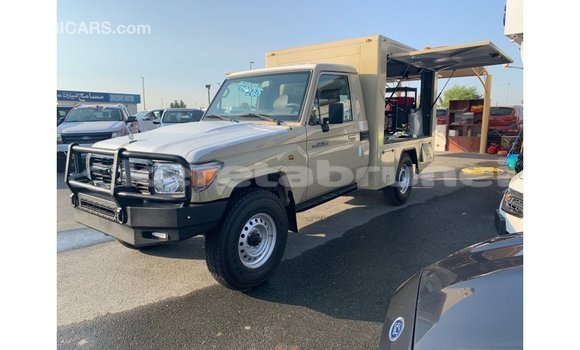 Buy Import Toyota Land Cruiser Beige Car in Import - Dubai in Belait Buy Import Toyota Land Cruiser Beige Car in Import - Dubai in Belait