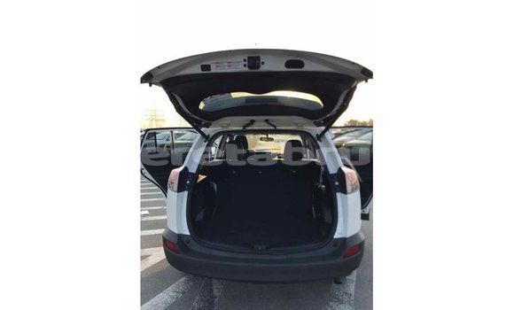 Buy Import Toyota HiAce White Truck in Import - Dubai in Belait Buy Import Toyota HiAce White Truck in Import - Dubai in Belait