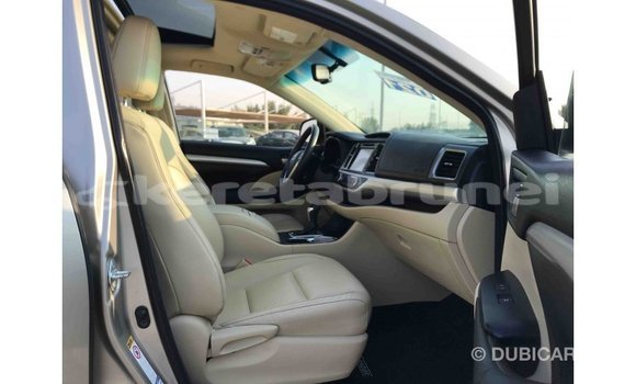 Buy Import Toyota Highlander Other Car in Import - Dubai in Belait Buy Import Toyota Highlander Other Car in Import - Dubai in Belait