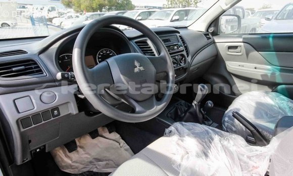 Buy Import Mitsubishi L200 White Car in Import - Dubai in Belait Buy Import Mitsubishi L200 White Car in Import - Dubai in Belait