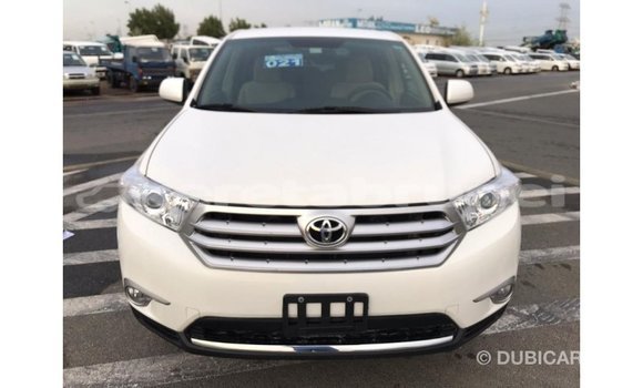 Buy Import Toyota Highlander White Car in Import - Dubai in Belait Buy Import Toyota Highlander White Car in Import - Dubai in Belait