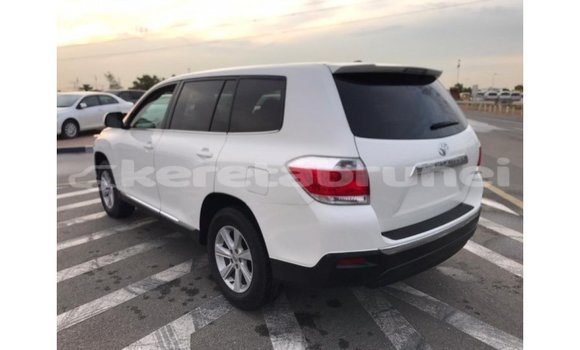 Buy Import Toyota Highlander White Car in Import - Dubai in Belait Buy Import Toyota Highlander White Car in Import - Dubai in Belait