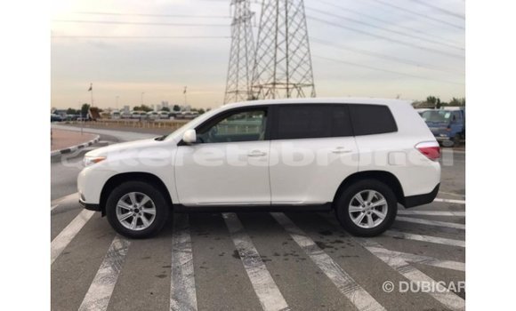 Buy Import Toyota Highlander White Car in Import - Dubai in Belait Buy Import Toyota Highlander White Car in Import - Dubai in Belait
