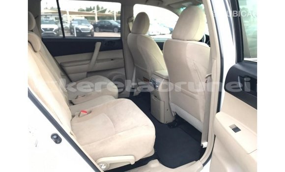 Buy Import Toyota Highlander White Car in Import - Dubai in Belait Buy Import Toyota Highlander White Car in Import - Dubai in Belait
